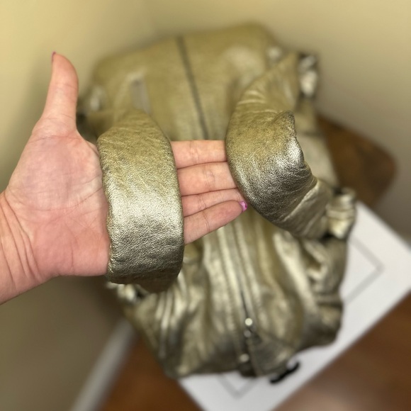 WIN THIS FOR $3!! Vintage Chanel Feather Weight Bowling Quilted Leather Bag - Picture 3 of 11